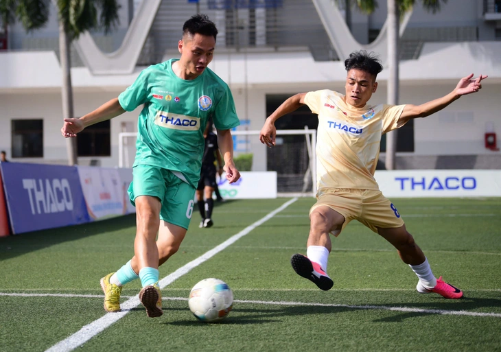 CĐ Ngân hàng Việt Nam giành vé vào tứ kết Giải bóng đá công nhân, viên chức Việt Nam 2026 - Ảnh 3.