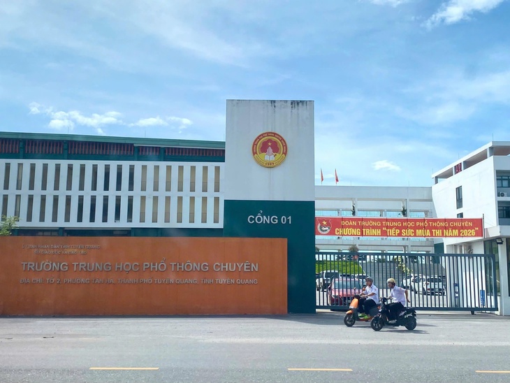 Rút vụ án hơn 140 điểm 10 toán bất thường tại chuyên Tuyên Quang về Cơ quan An ninh điều tra Bộ Công an điều tra - Ảnh 1.