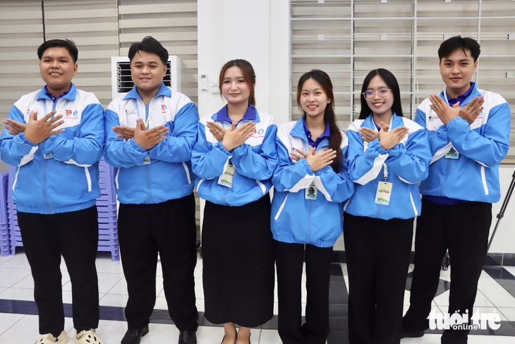 49 chiến sĩ tình nguyện TP.HCM mang sức trẻ, tri thức đến đặc khu Côn Đảo - Ảnh 1.