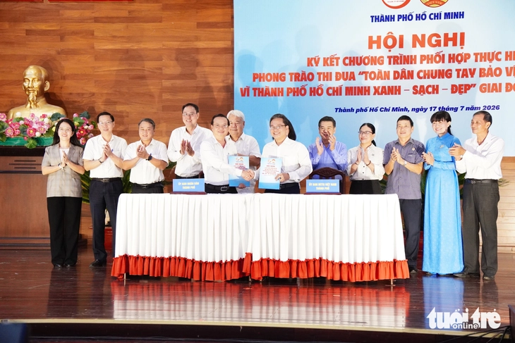 TP.HCM đặt mục tiêu xây dựng 5.000 công trình Thành phố muôn sắc hoa, bảo đảm an ninh nguồn nước - Ảnh 1.