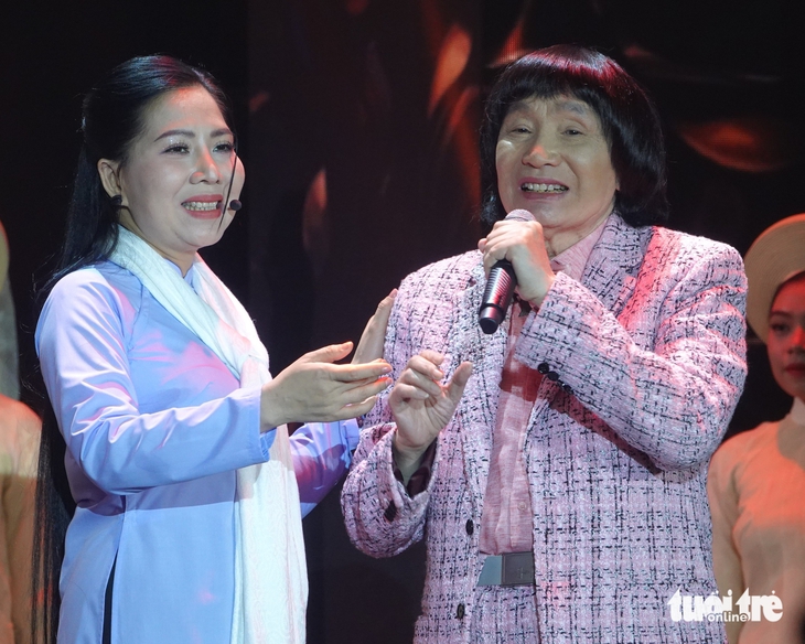 Lệ Thủy, Minh Vương cùng hát tri ân soạn giả Viễn Châu - Ảnh 4.