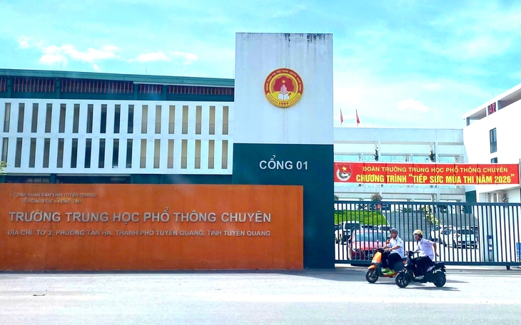 2,25 điểm vẫn đậu trường chuyên: Đề quá khó hay đầu vào quá thấp? - Ảnh 2.