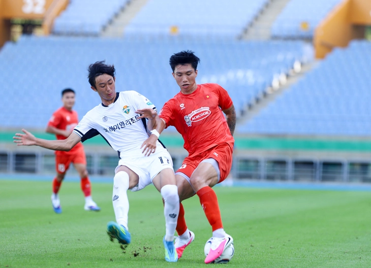 ASEAN Cup 2026: Hàng thủ nào cho đội tuyển Việt Nam? - Ảnh 1.