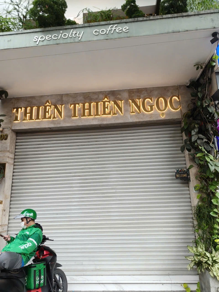 Toàn cảnh phố kim cương xác xơ, nơi chào tạm biệt, nơi mong khách hàng đừng đổ xô bán - Ảnh 7.