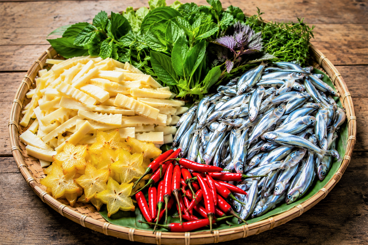Cá de nấu với măng le, anh ăn một chén, khỏe re trong người - Ảnh 1.