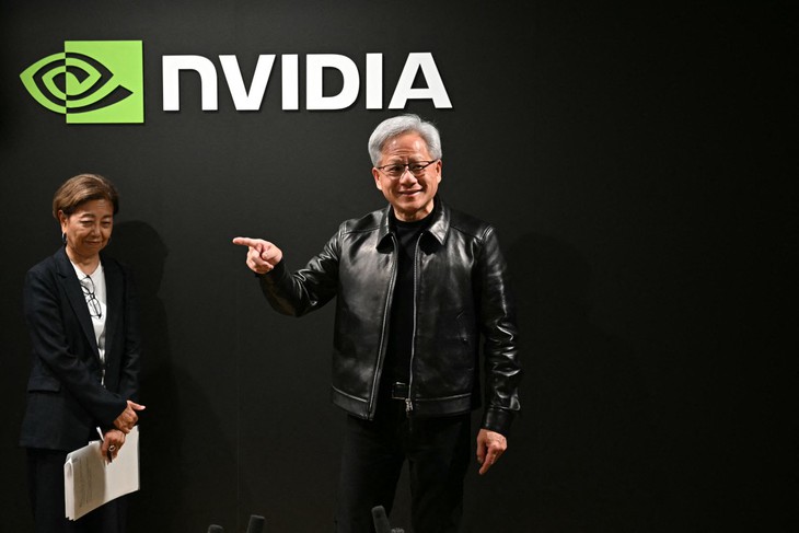 Áo khoác da của CEO Nvidia được đấu giá, kết quả cao gấp 16 lần giá khởi điểm - Ảnh 1.