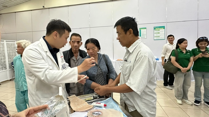 Ung thư đại trực tràng tăng gần 1,7 lần ở TP.HCM, cứ 10 ca ung thư có 1 ca - Ảnh 2.
