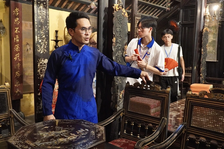 Cuộc gặp giữa hai thế hệ kiều bào bên dòng sông Hương - Ảnh 4.