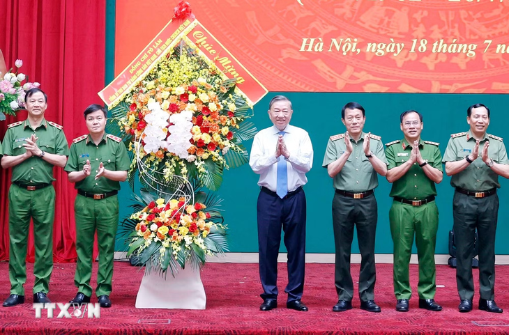 Tổng Bí thư, Chủ tịch nước Tô Lâm: Xây dựng Cảnh sát nhân dân tinh nhuệ, đáp ứng yêu cầu mới - Ảnh 4.