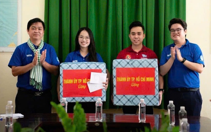 Trao học bổng và Không gian đọc sách cho thiếu nhi xã Thường tân năm 2026 - Ảnh 3.