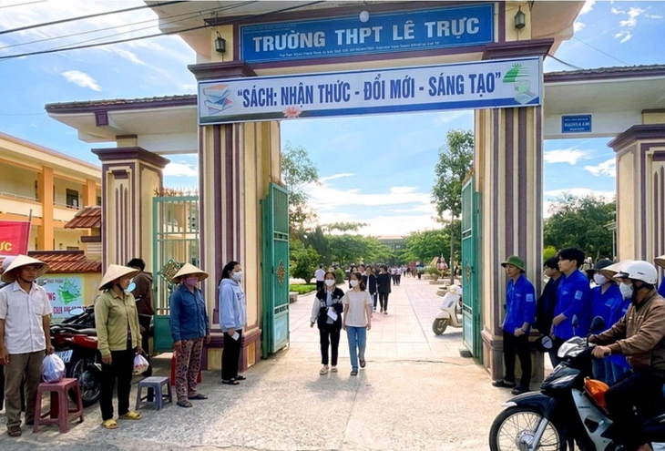 Bộ Giáo dục: Xử lý nghiêm vụ vi phạm quy chế thi ở Quảng Trị - Ảnh 1.