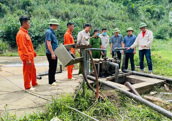 Phó chủ tịch tỉnh Thanh Hóa kiểm tra hiện trường vụ 5 công nhân tử vong - Ảnh 1.