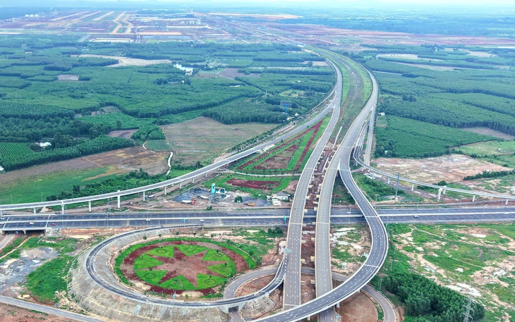 Bộ Chính trị định hình Đồng Nai là thành phố kết nối toàn cầu vào 2065 - Ảnh 4.
