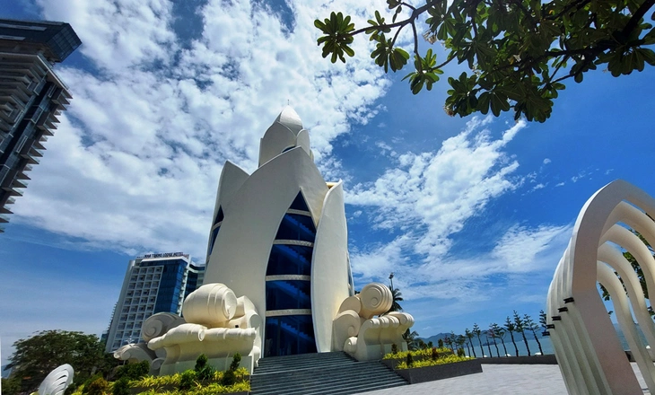 Khánh Hòa tăng hơn gấp đôi mức quà tặng Ngày Thương binh, liệt sĩ - Ảnh 1.