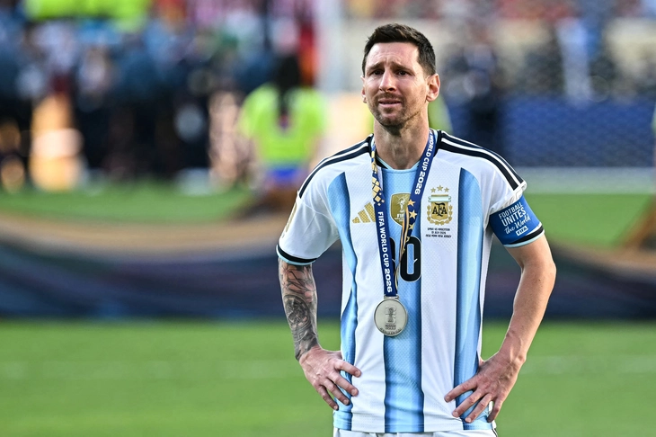 Messi bật khóc, lặng người nhìn Tây Ban Nha vô địch World Cup 2026 - Ảnh 1.