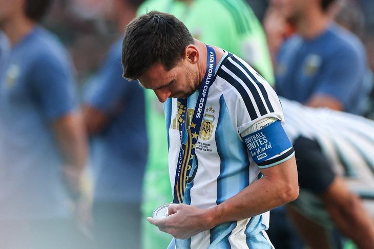 Messi bật khóc, lặng người nhìn Tây Ban Nha vô địch World Cup 2026 - Ảnh 3.