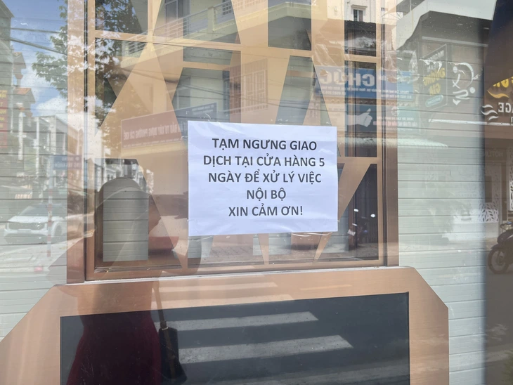 Một tiệm kim cương nổi tiếng ở Cần Thơ tạm ngưng giao dịch - Ảnh 2.