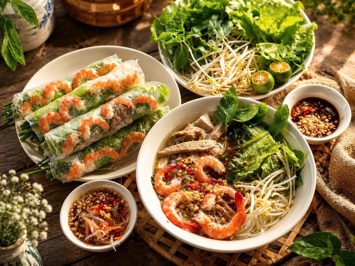 Về Sóc Trăng, tìm ăn món bún gỏi dà thanh đạm - Ảnh 2.
