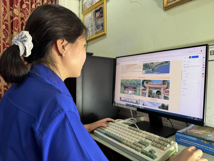 Người trẻ tham gia vệ sinh Nghĩa trang liệt sĩ nhân kỷ niệm 79 năm Ngày Thương binh - liệt sĩ - Ảnh 3.