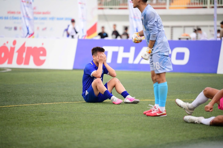 Công đoàn Ngân hàng Việt Nam đăng quang Giải bóng đá công nhân, viên chức Việt Nam 2026 - Ảnh 5.