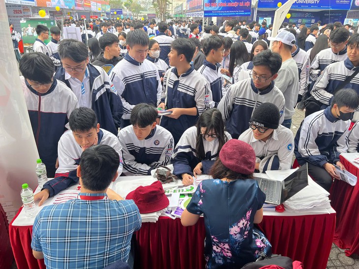 Đại học Bách khoa Hà Nội dự báo điểm chuẩn cao nhất... - Ảnh 1.