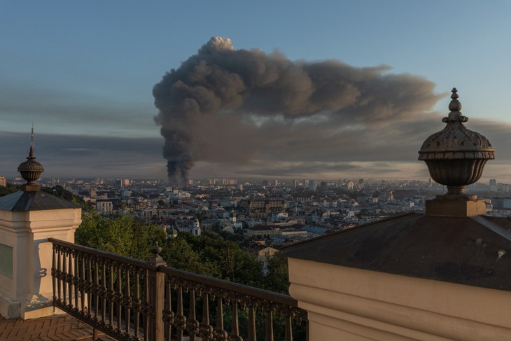 'Đêm kinh hoàng' ở Kiev: 13 người chết, 86 người bị thương do cuộc tấn công của Nga - Ảnh 3.