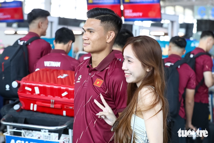 Nguyễn Tài Lộc, Patrik Lê Giang phấn khởi cùng tuyển Việt Nam đi Hàn Quốc - Ảnh 7.