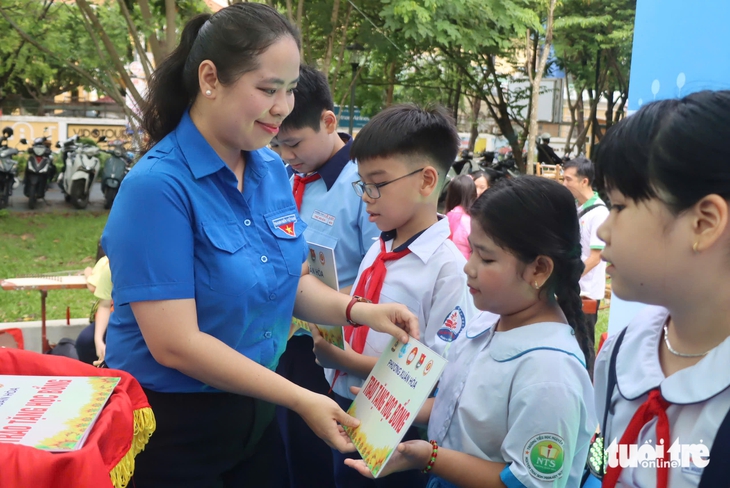 Tuổi trẻ Xuân Hòa sôi nổi loạt hoạt động văn hóa, an sinh chào mừng 50 năm Thành phố mang tên Bác - Ảnh 1.