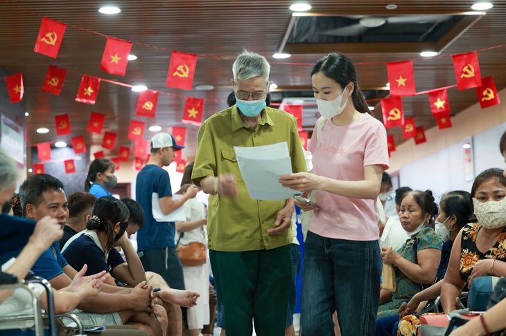 Lấp đầy khoảng trống chi phí tự chi trả của người dân bằng giải pháp bảo hiểm đa tầng - Ảnh 1.