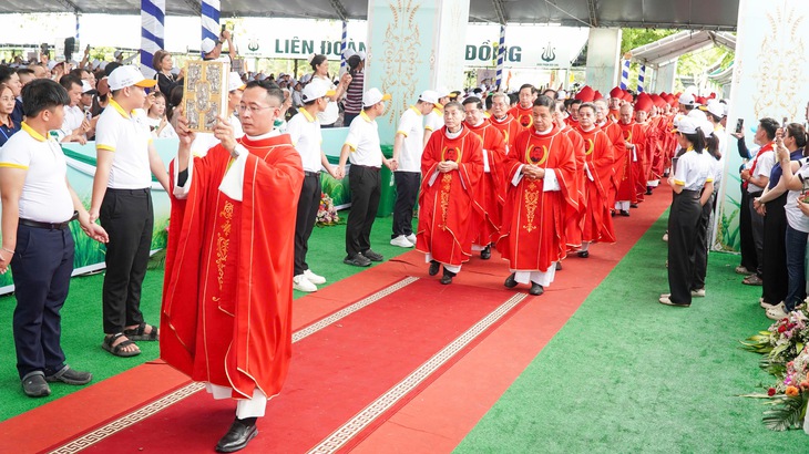 Lễ tuyên Chân phước cho linh mục Phanxicô Trương Bửu Diệp - Ảnh 2.