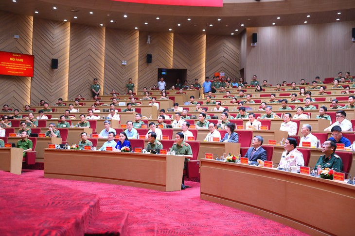 Thủ tướng đề nghị Lực lượng Công an nhân dân tập trung xây dựng 'lá chắn an ninh kinh tế' - Ảnh 2.