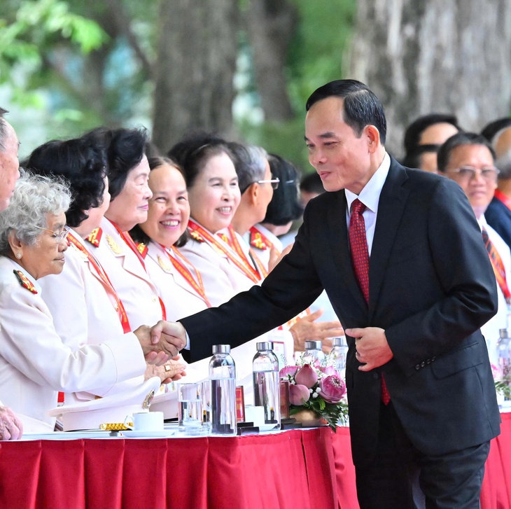 Tổng Bí thư, Chủ tịch nước Tô Lâm dự lễ kỷ niệm 50 năm thành phố Hồ Chí Minh vinh dự mang tên Bác - Ảnh 4.