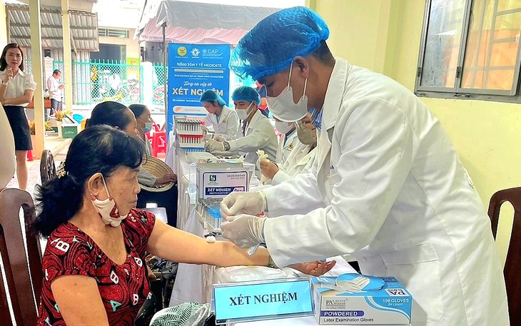 Các bệnh viện tại TP Cần Thơ 'bắt tay' chuyển giao kỹ thuật, để người bệnh đỡ vất vả - Ảnh 2.