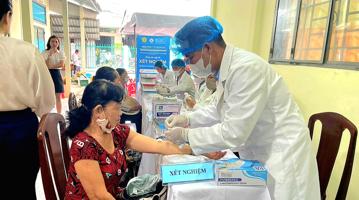 Các tỉnh Đồng bằng sông Cửu Long đang khám sức khoẻ toàn dân - Ảnh 2.
