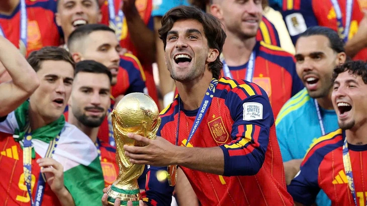 Phong cách của Ferran Torres - cầu thủ ghi bàn thắng giúp Tây Ban Nha vô địch World Cup - Ảnh 1.