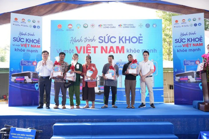 Long Châu đồng hành tầm soát đột quỵ, cấp phát thuốc cho Đông Gia Nghĩa, Lâm Đồng - Ảnh 6.