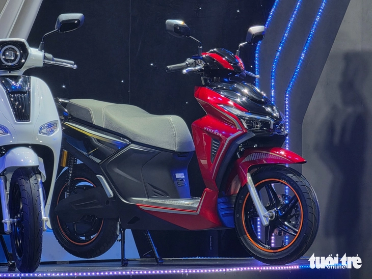 Xe máy điện VinFast Kinet và Kyo ra mắt: Cốp rộng hơn SH Mode, chạy tới 160km/sạc - Ảnh 2.