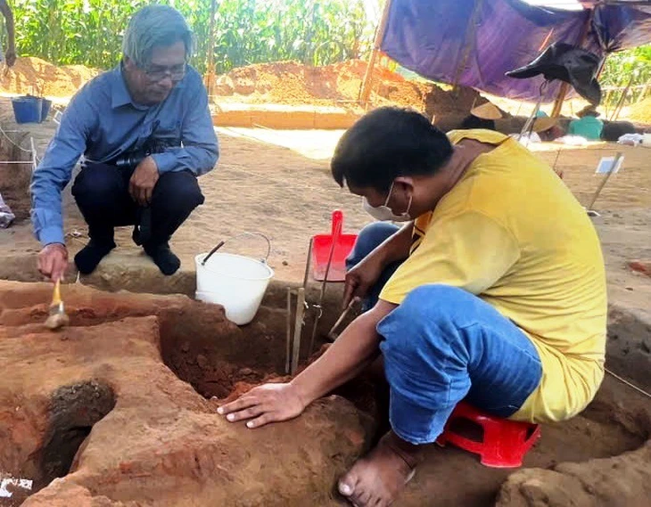 Phát hiện ba lò nung gần 2.000 năm tuổi ở thành cổ Châu Sa - Ảnh 2.