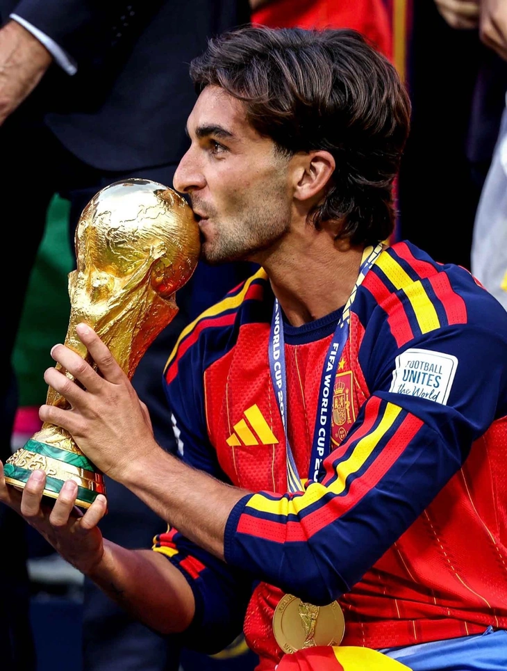 Phong cách của Ferran Torres - cầu thủ ghi bàn thắng giúp Tây Ban Nha vô địch World Cup - Ảnh 3.