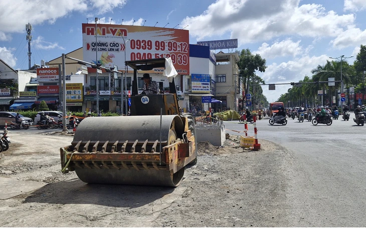 Chủ tịch Cần Thơ yêu cầu chấn chỉnh xếp loại chất lượng công chức - Ảnh 2.