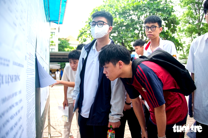 Thủ khoa D01 của Bắc Ninh bị tố được giám thị giải đề giúp, công an đang xác minh - Ảnh 2.