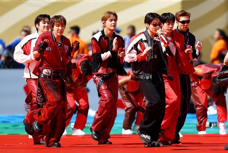 BTS 'lội ngược dòng' nhờ chung kết World Cup - Ảnh 3.