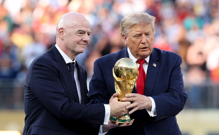 World Cup 2026 đạt doanh thu kỷ lục 15 tỉ đô, chủ nhà hưởng được bao nhiêu? - Ảnh 1.