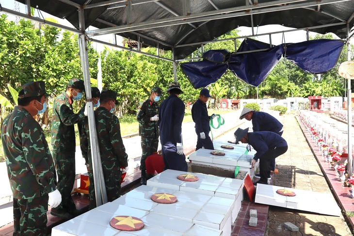 Phía sau công việc đặc biệt của đội lấy mẫu hài cốt liệt sĩ ở Cần Thơ - Ảnh 3.
