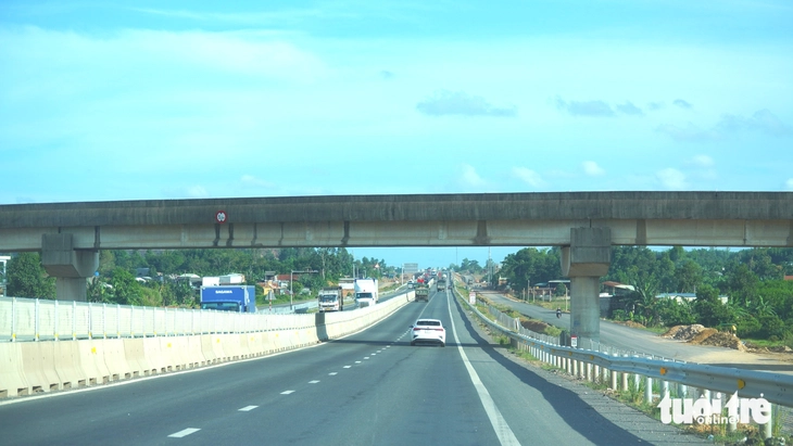 12 đoạn cao tốc Bắc Nam thu phí từ 900 đồng/km, vì sao đoạn Đà Nẵng – Quảng Ngãi thu 1.680 đồng/km? - Ảnh 3.