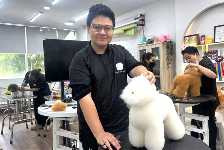 Bạn trẻ rủ nhau học cắt tỉa lông thú cưng - Ảnh 2.