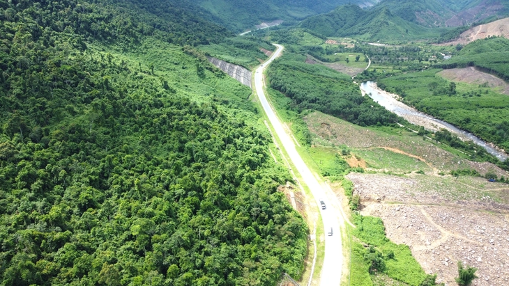 Vụ tai nạn liên hoàn 9 ô tô trên cao tốc La Sơn - Hòa Liên: Công an tìm người biết thông tin - Ảnh 4.