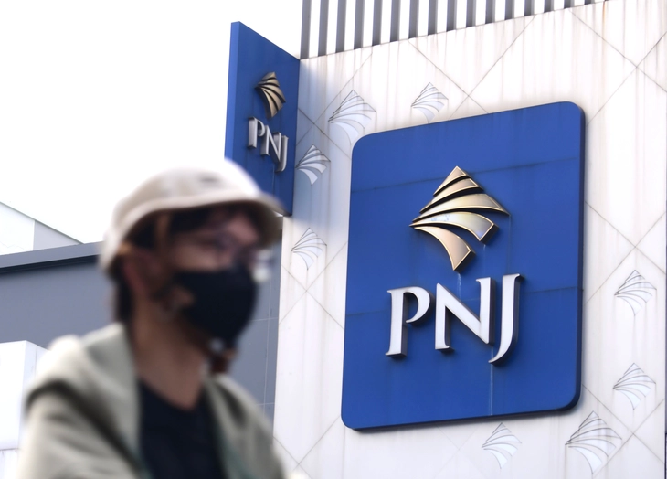 Cổ phiếu PNJ tiếp tục giảm sàn, nhóm dầu khí lao dốc - Ảnh 2.