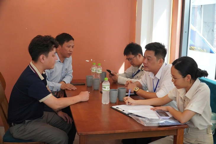 Xử lý biển hiệu không tiếng mẹ đẻ làm khách Việt ngơ ngác - Ảnh 2.