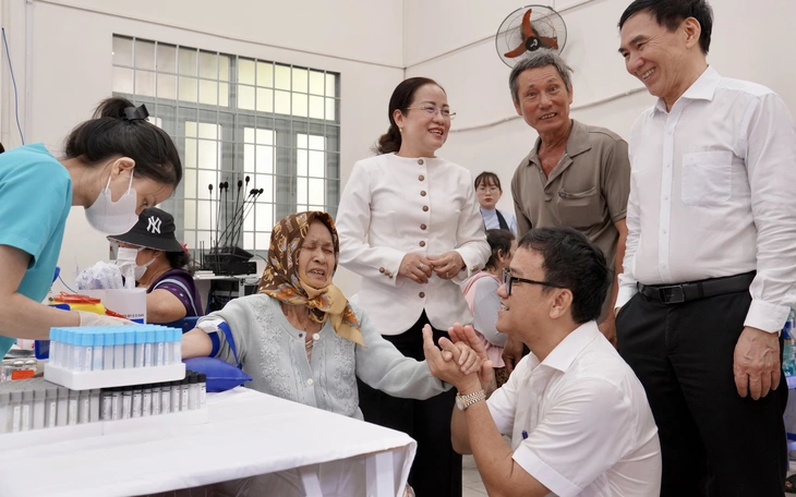 Xã dẫn đầu khám sức khỏe định kỳ tại TP.HCM phát động 30 ngày cao điểm, tăng tốc - Ảnh 4.